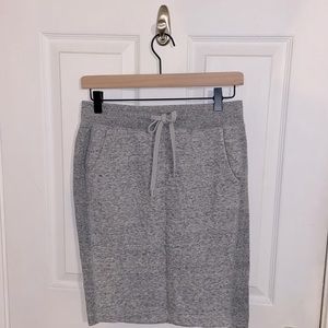 Heather grey Uniqlo skirt